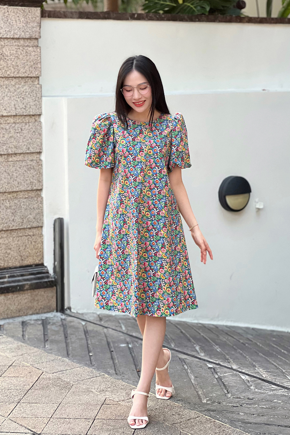 Đầm suông tay phồng họa tiết hoa