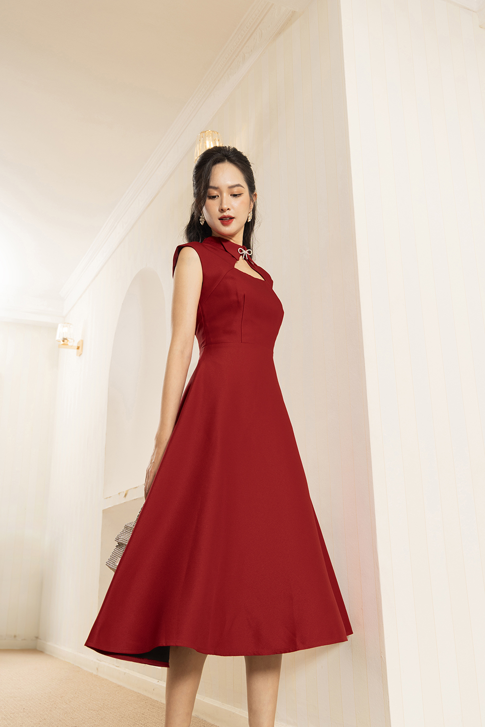 Đầm đỏ dự tiệc dáng xòe cổ cutout