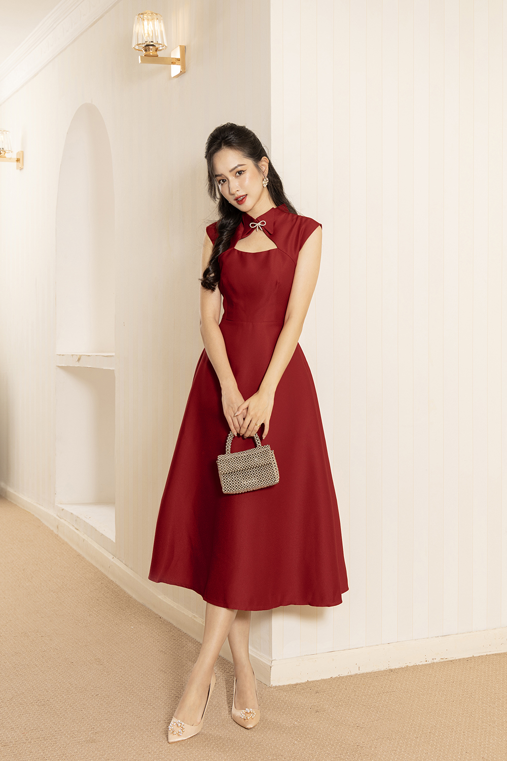 Đầm đỏ dự tiệc dáng xòe cổ cutout