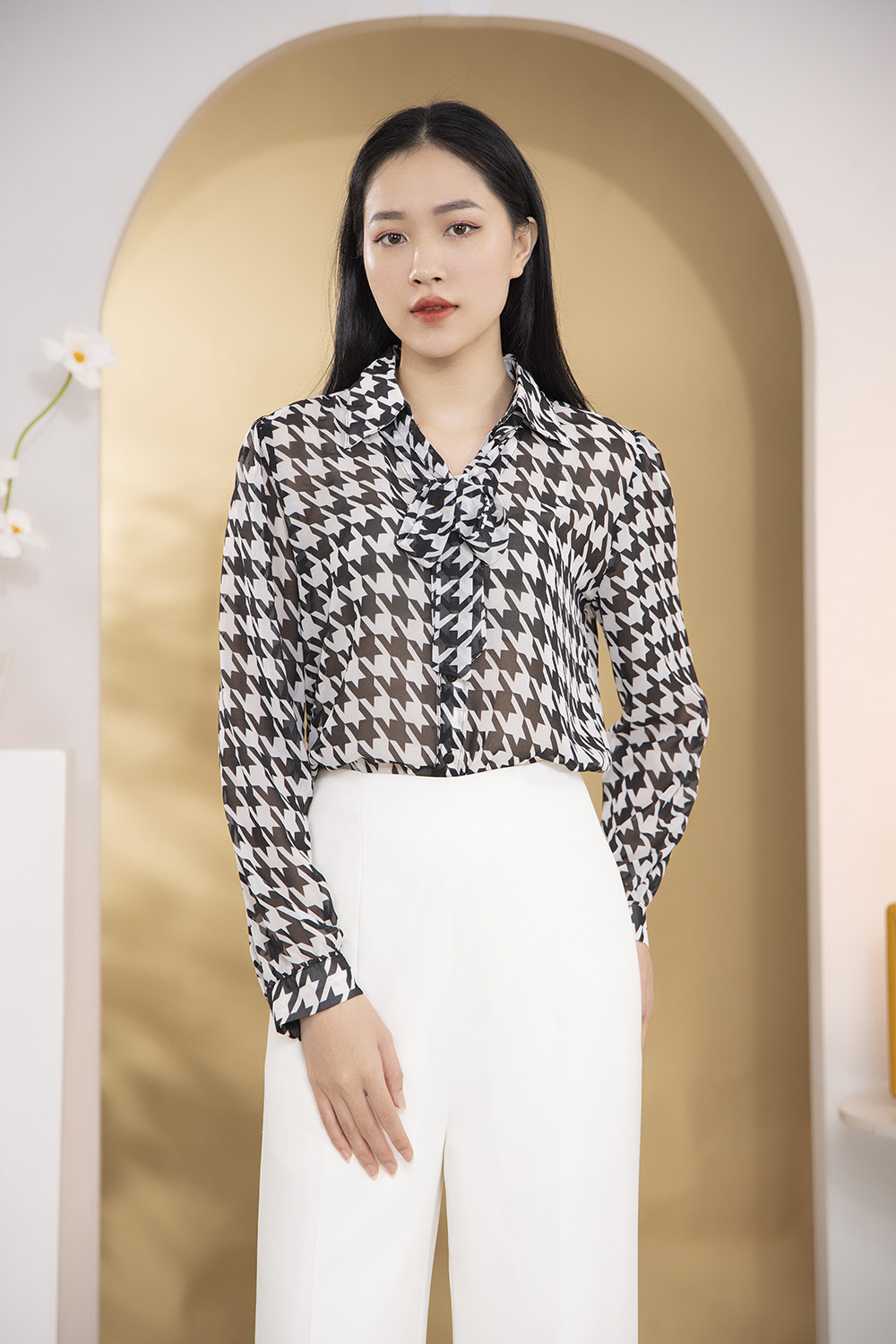 Áo sơ mi công sở nữ họa tiết móc câu