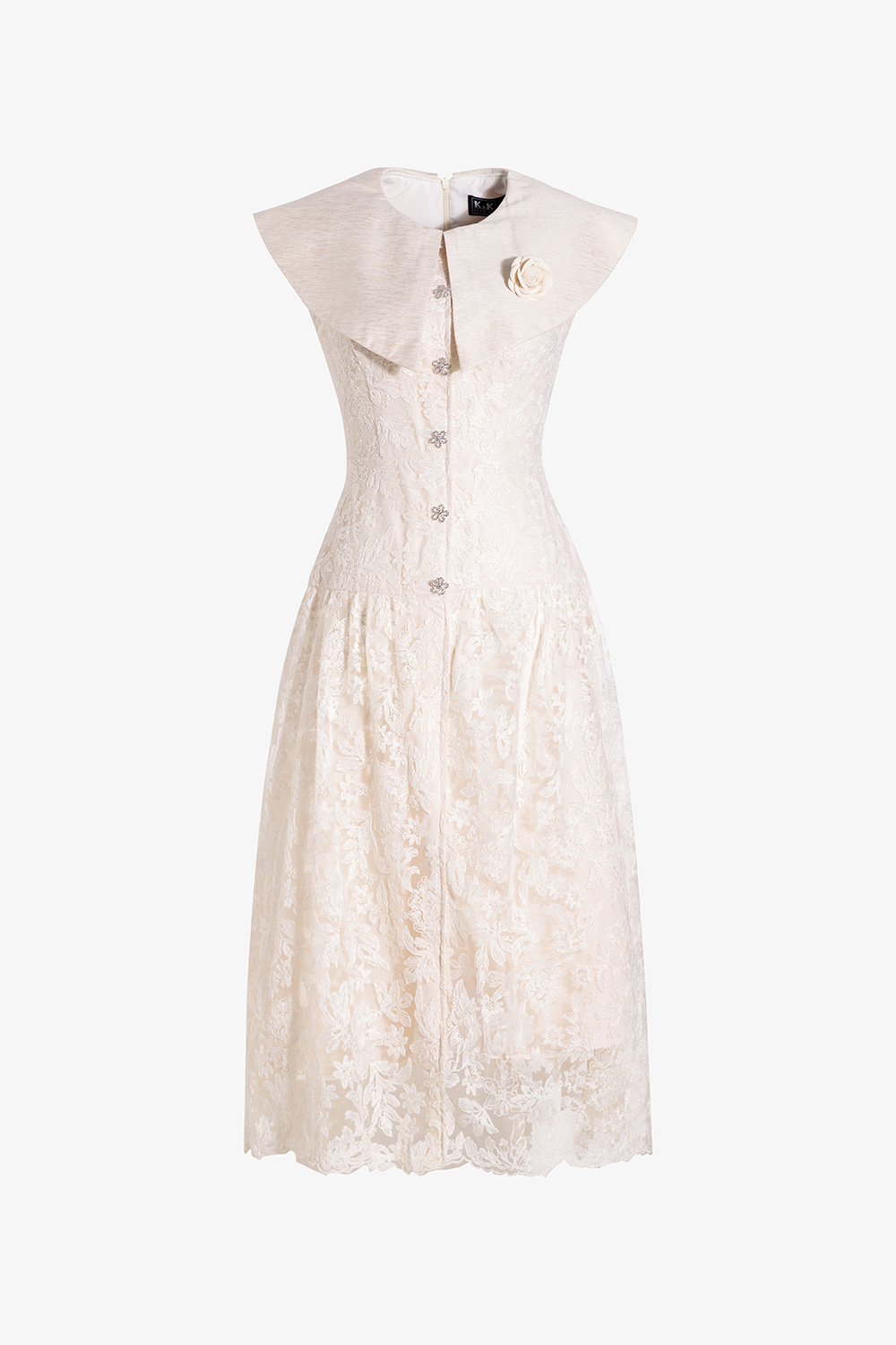 Đầm ren kem dự tiệc cổ sen lớn đính hoa