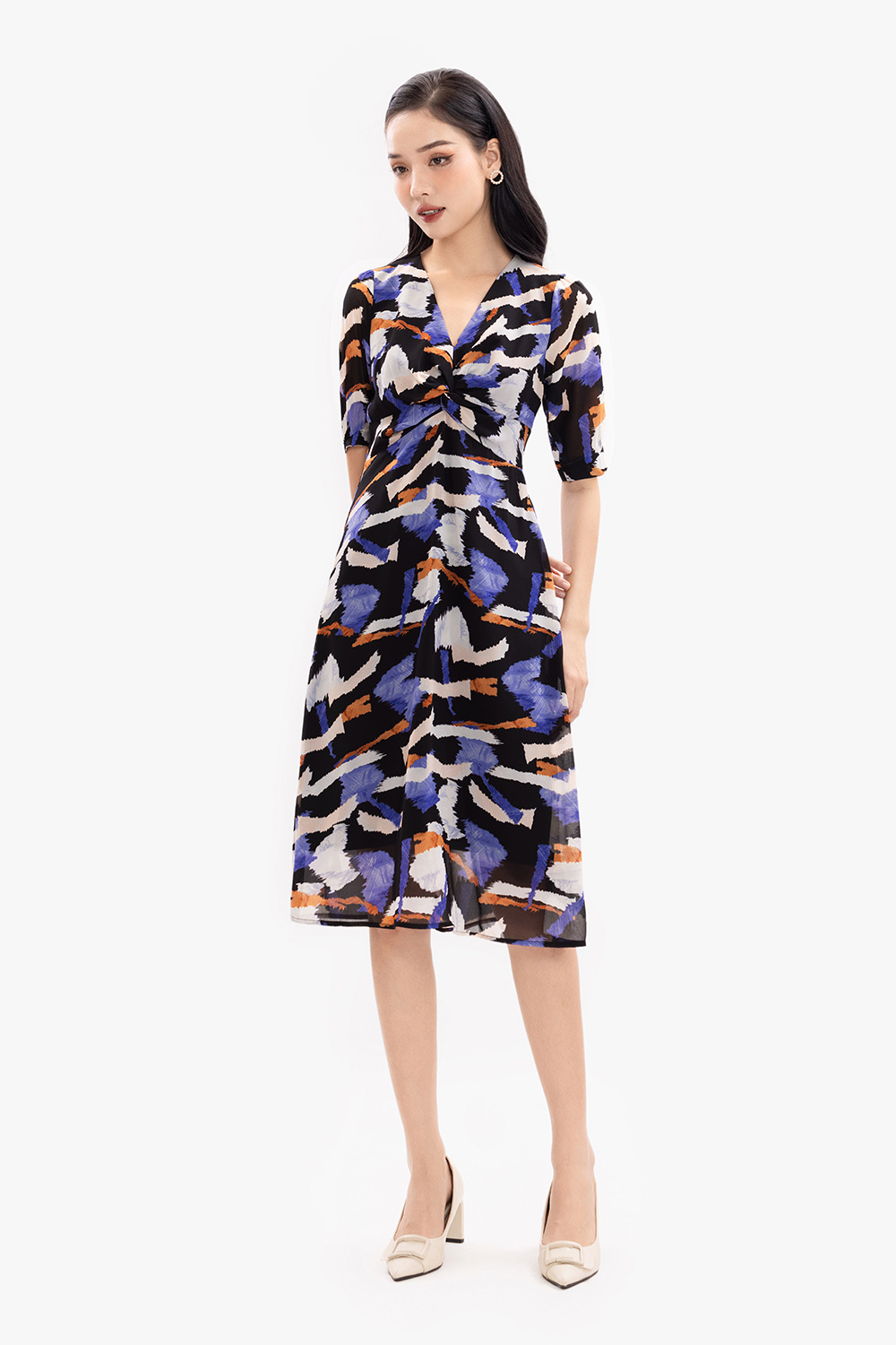 Đầm chữ A họa tiết xoắn eo tay lỡ