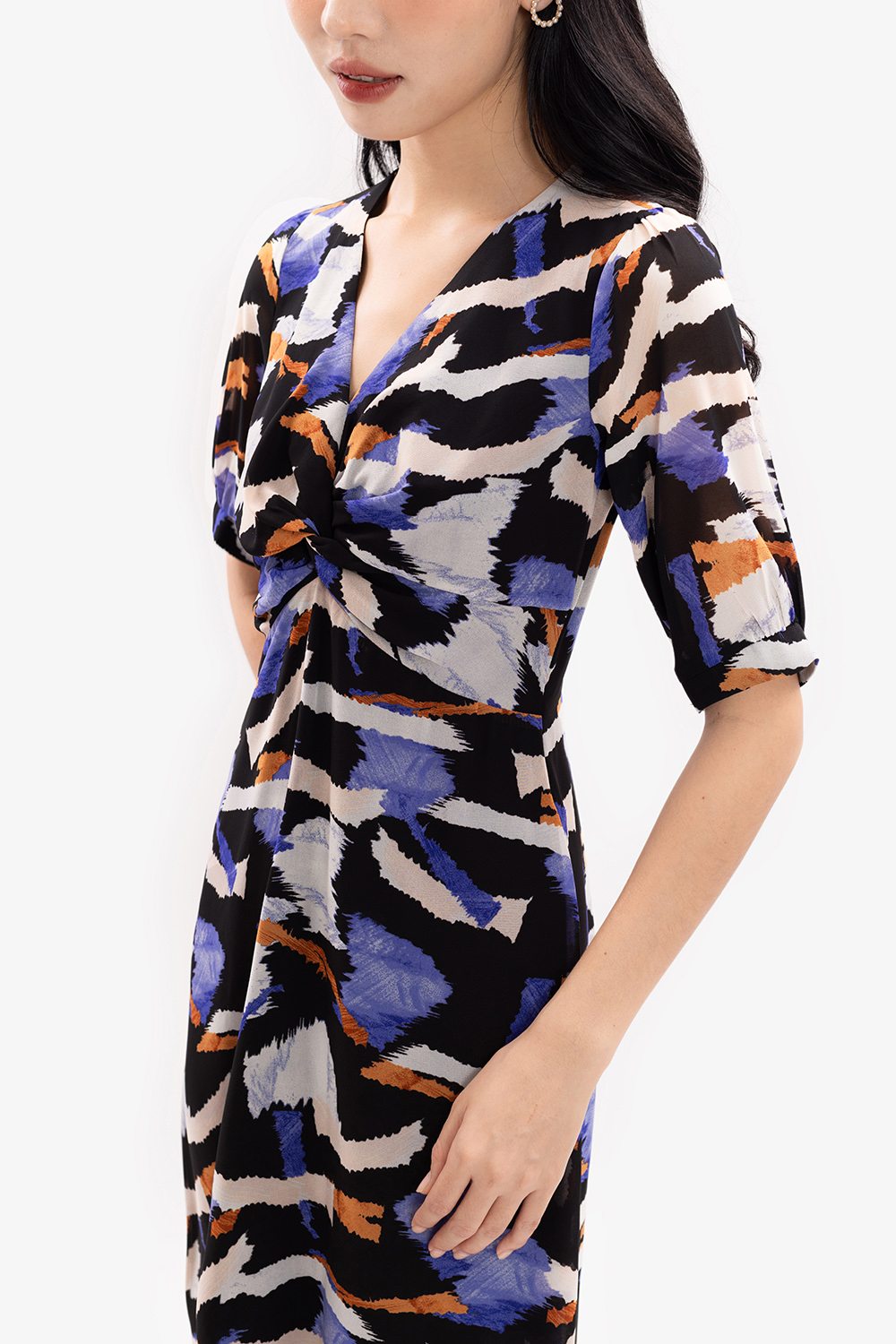 Đầm chữ A họa tiết xoắn eo tay lỡ