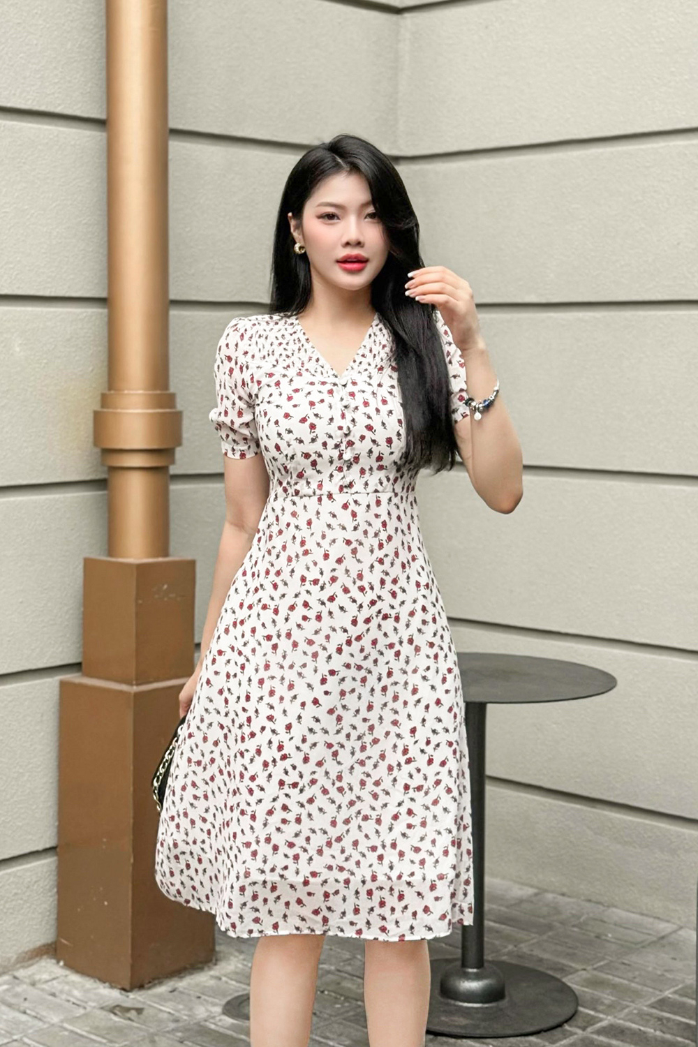 Đầm hoa nhí dáng chữ A cổ V