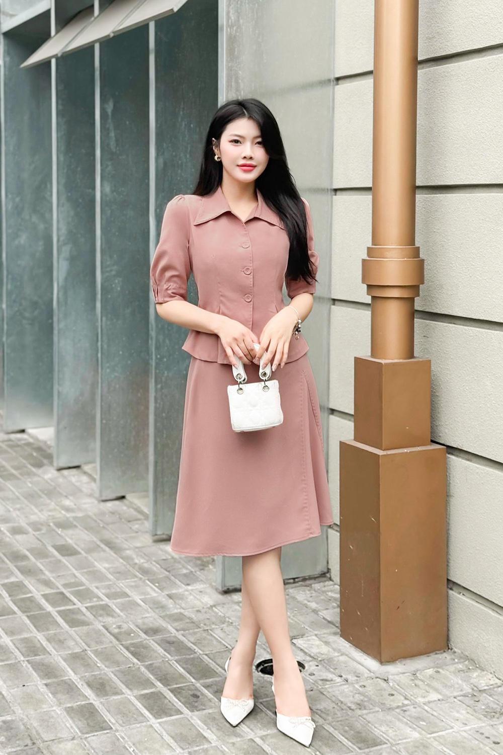 Chân váy midi dáng a màu hồng