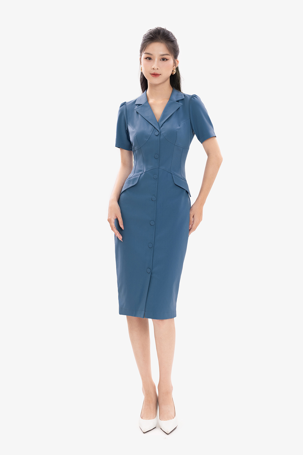 Đầm ôm công sở phối nút cổ đan tông