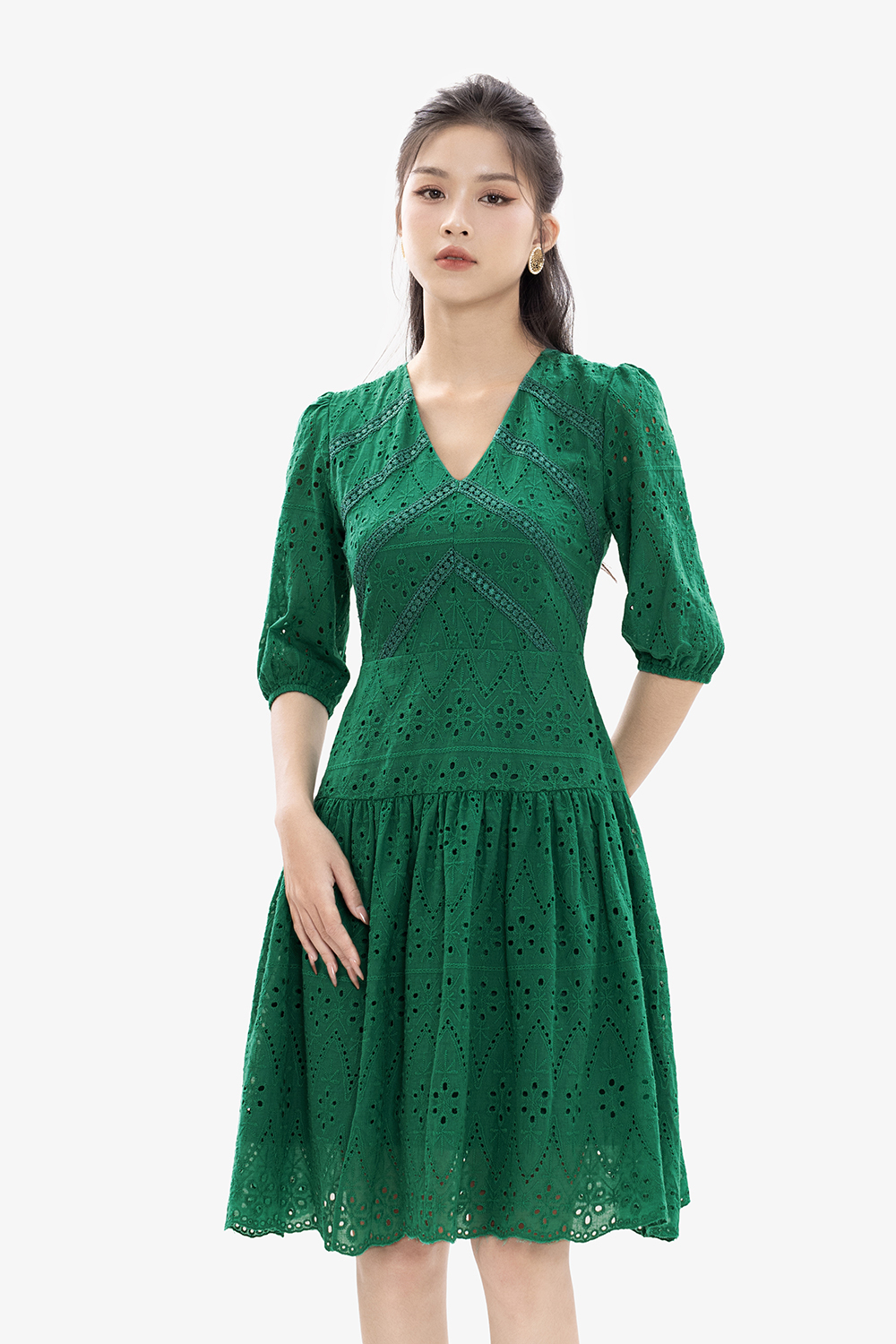 Đầm xô cotton thêu dáng xòe hạ eo màu xanh