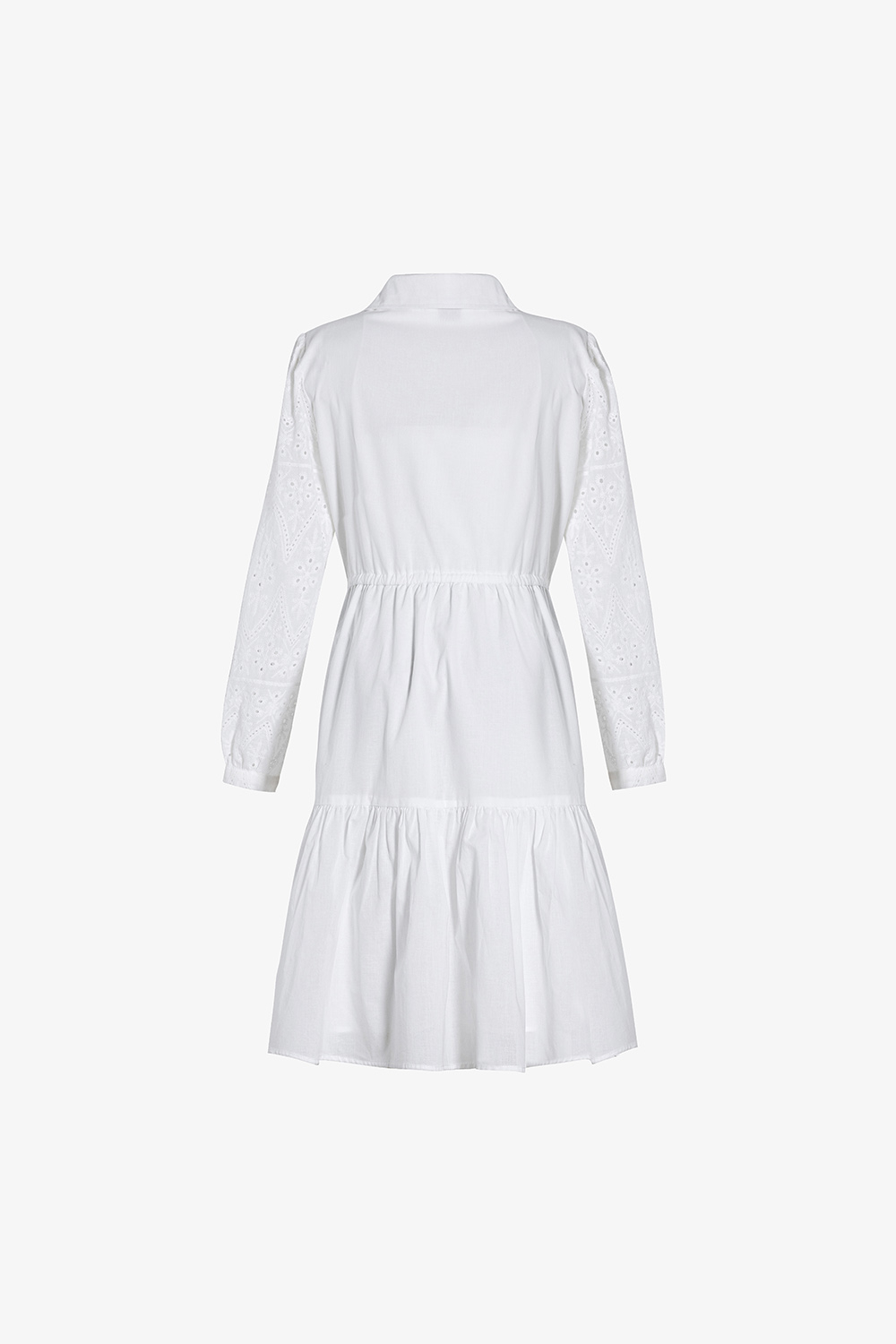 Đầm trắng đuôi cá dáng xòe tay dài