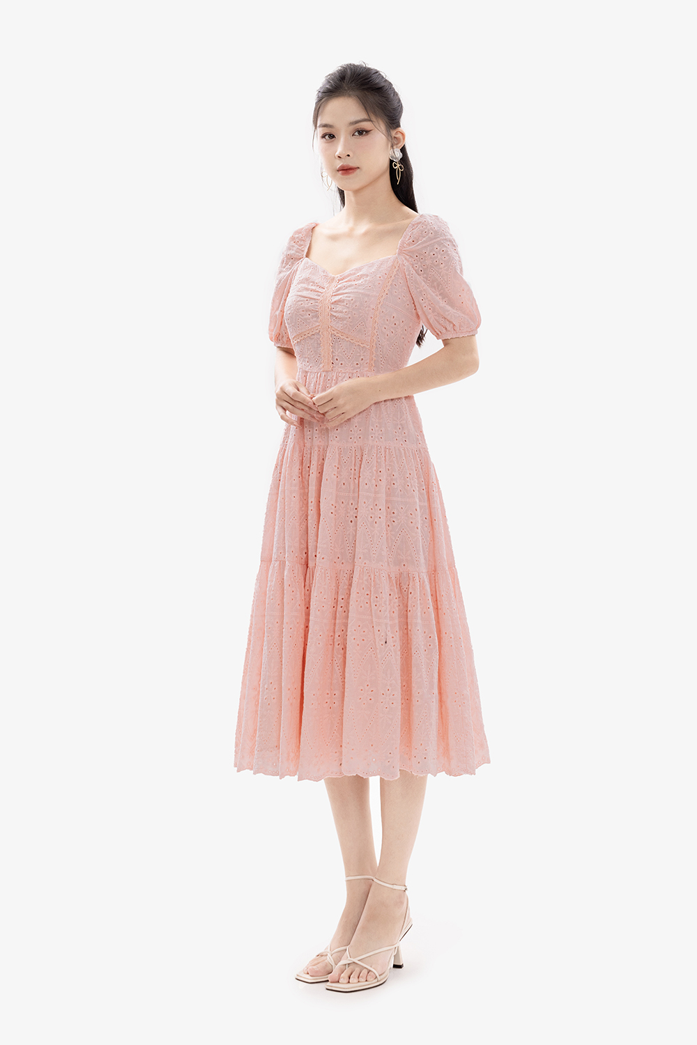 Đầm xòe cotton thêu dáng dài tay phồng