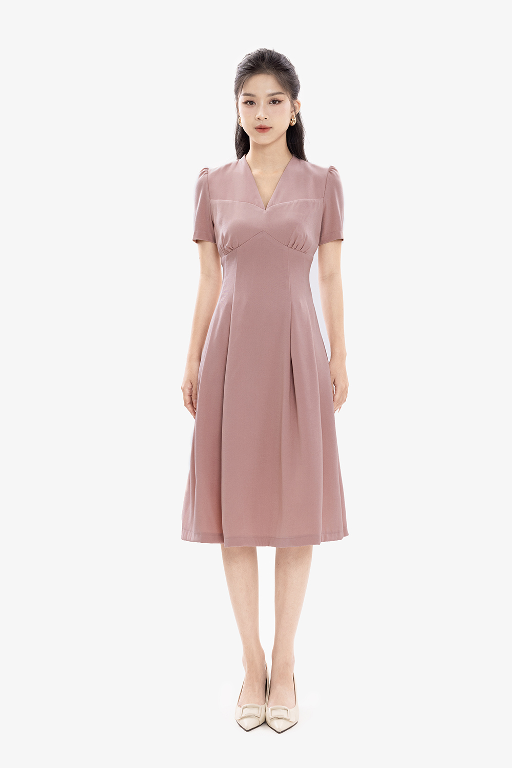 Đầm hồng công sở cổ v dáng xòe xếp ly