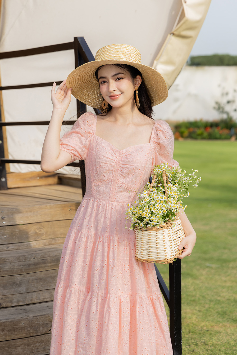 Đầm xòe cotton thêu dáng dài tay phồng