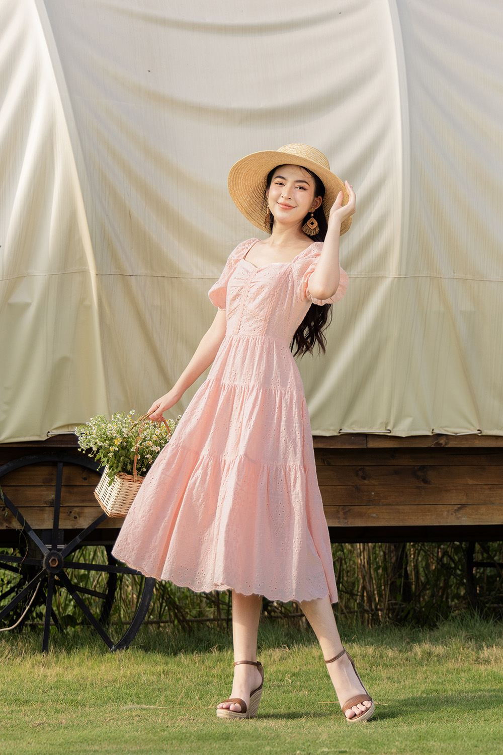 Đầm xòe cotton thêu dáng dài tay phồng