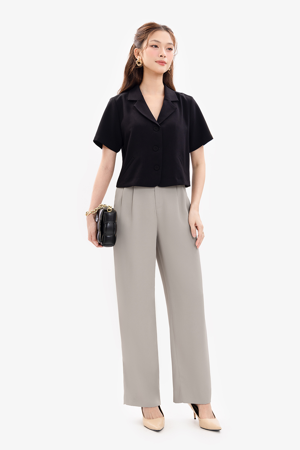 Áo kiểu nữ dáng suông ngắn màu đen