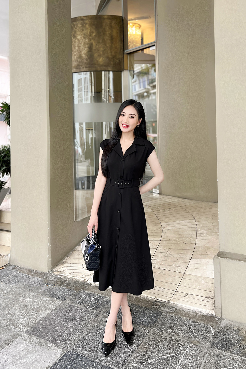 Đầm đen sơ mi công sở chữ A kèm thắt eo