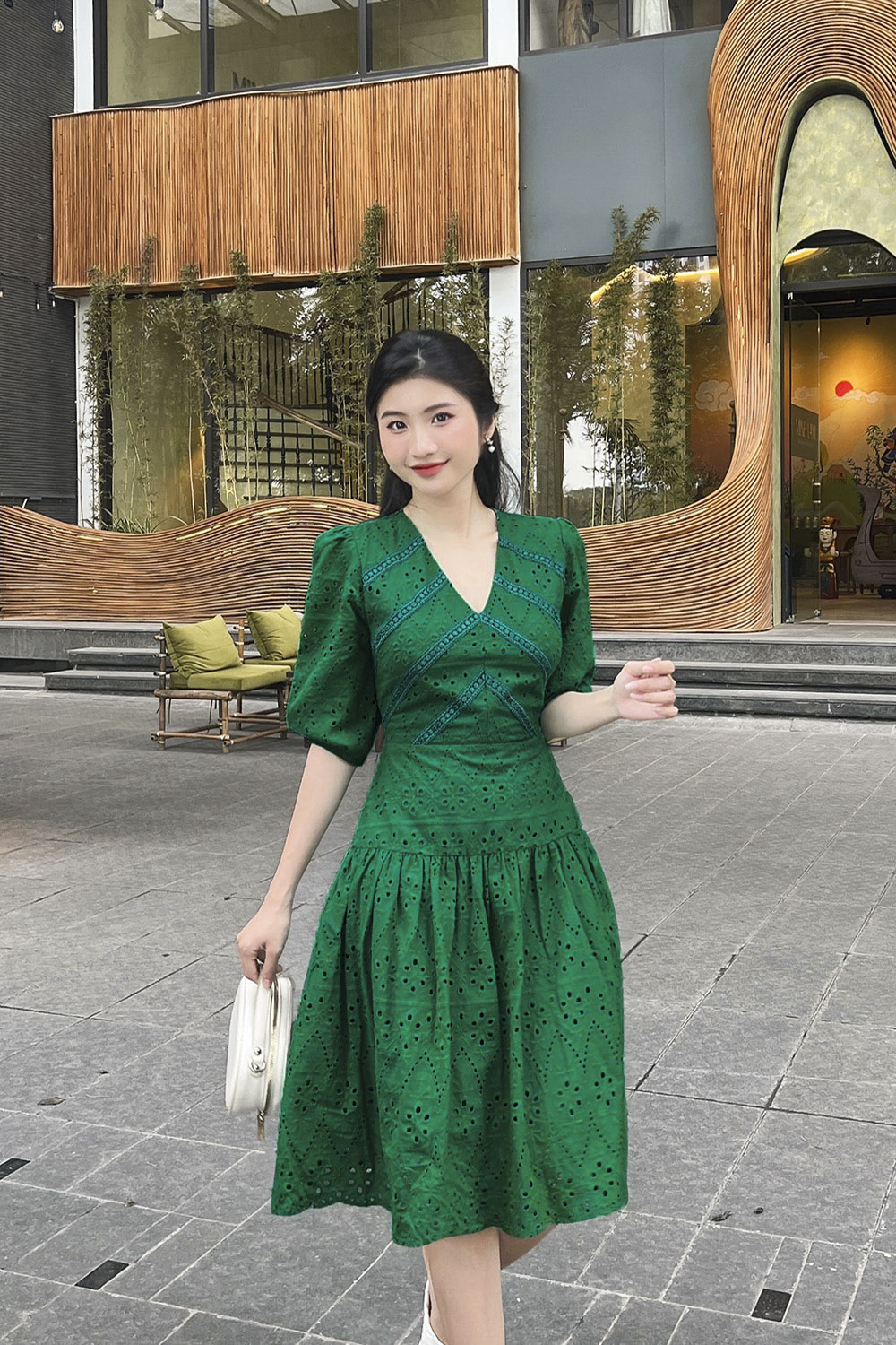 Đầm xô cotton thêu dáng xòe hạ eo màu xanh