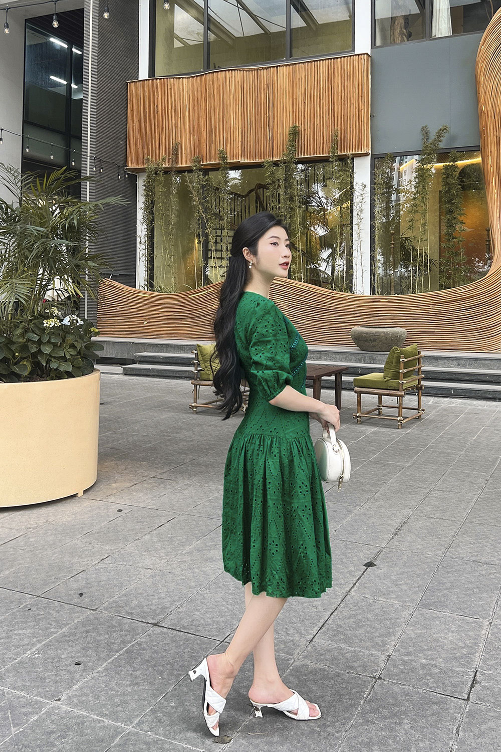 Đầm xô cotton thêu dáng xòe hạ eo màu xanh