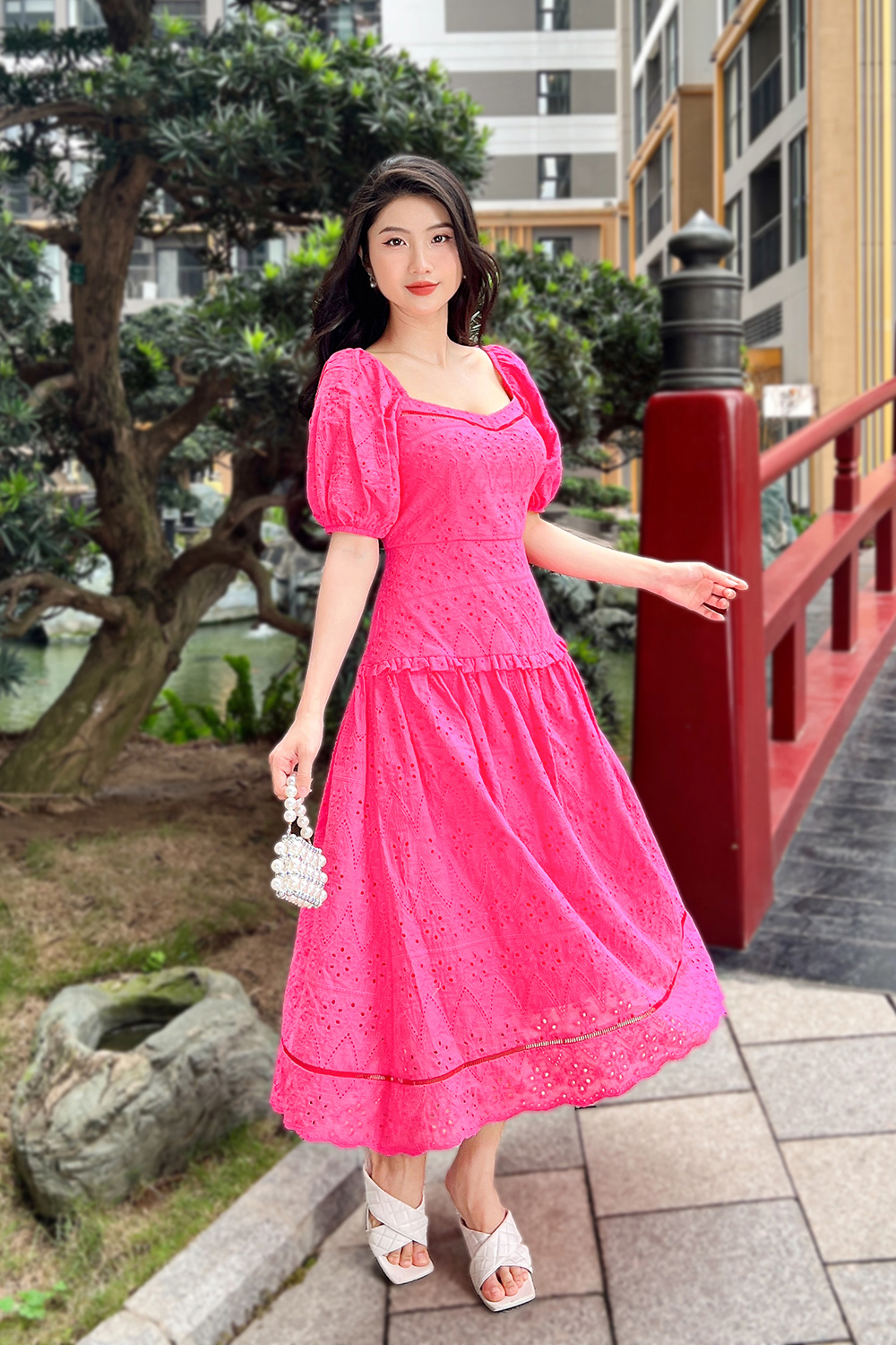 Đầm suông dáng dài cổ vuông tay phồng