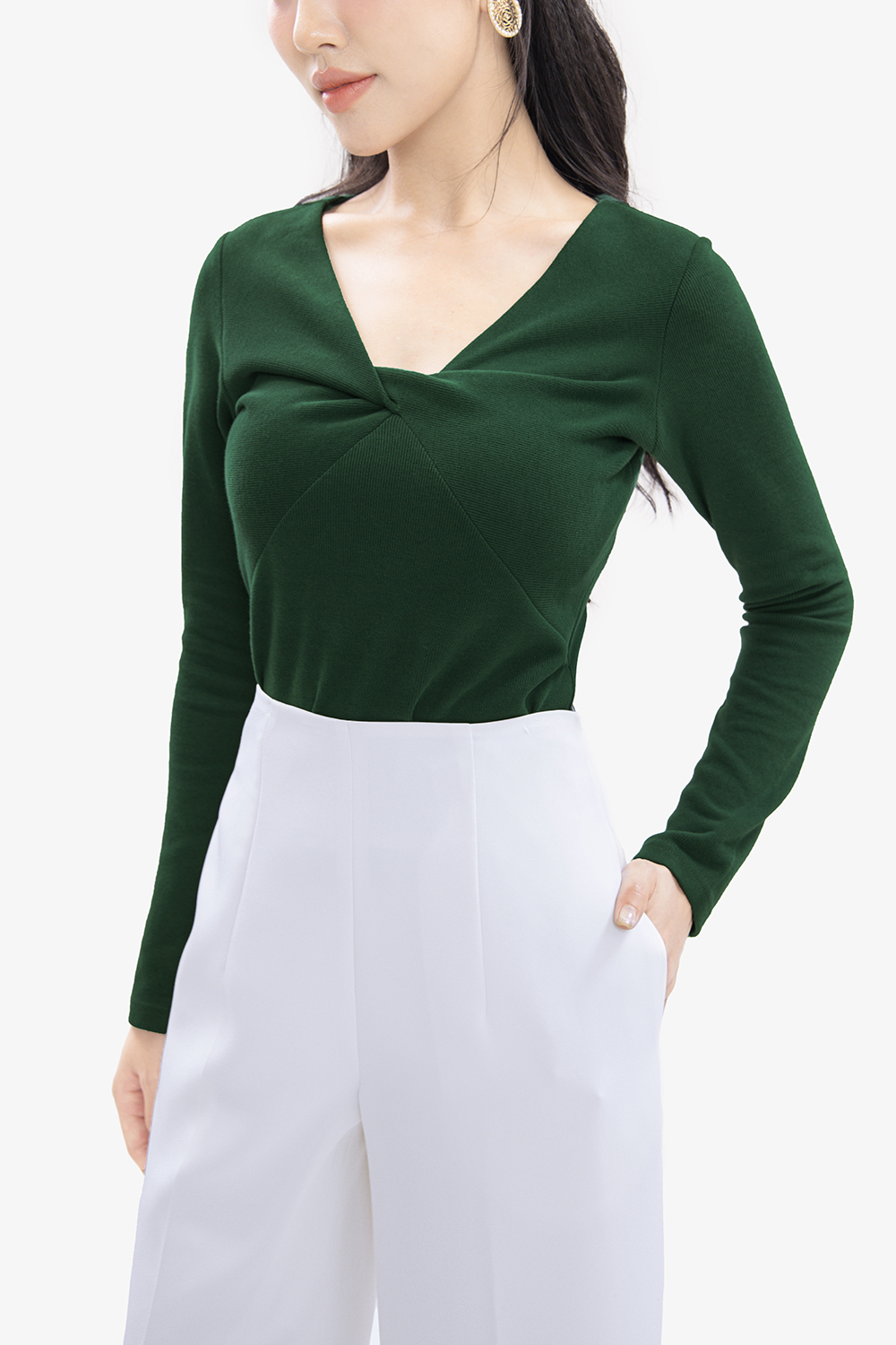 Áo thun ôm cổ V xoắn ngực màu xanh