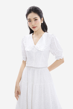 Áo kiểu nữ croptop màu trắng cổ sen
