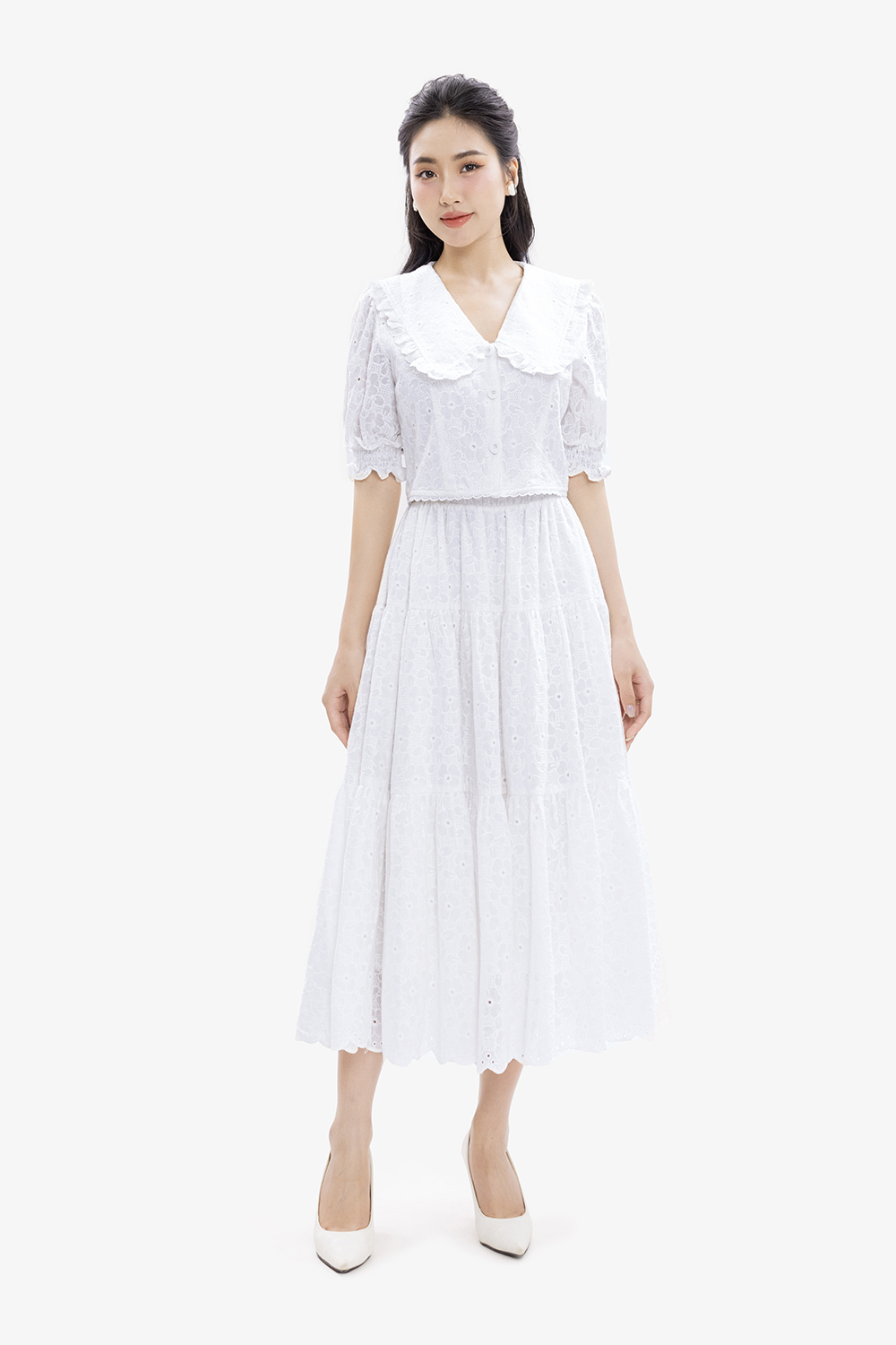 Áo kiểu nữ croptop màu trắng cổ sen