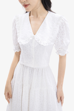 Áo kiểu nữ croptop màu trắng cổ sen