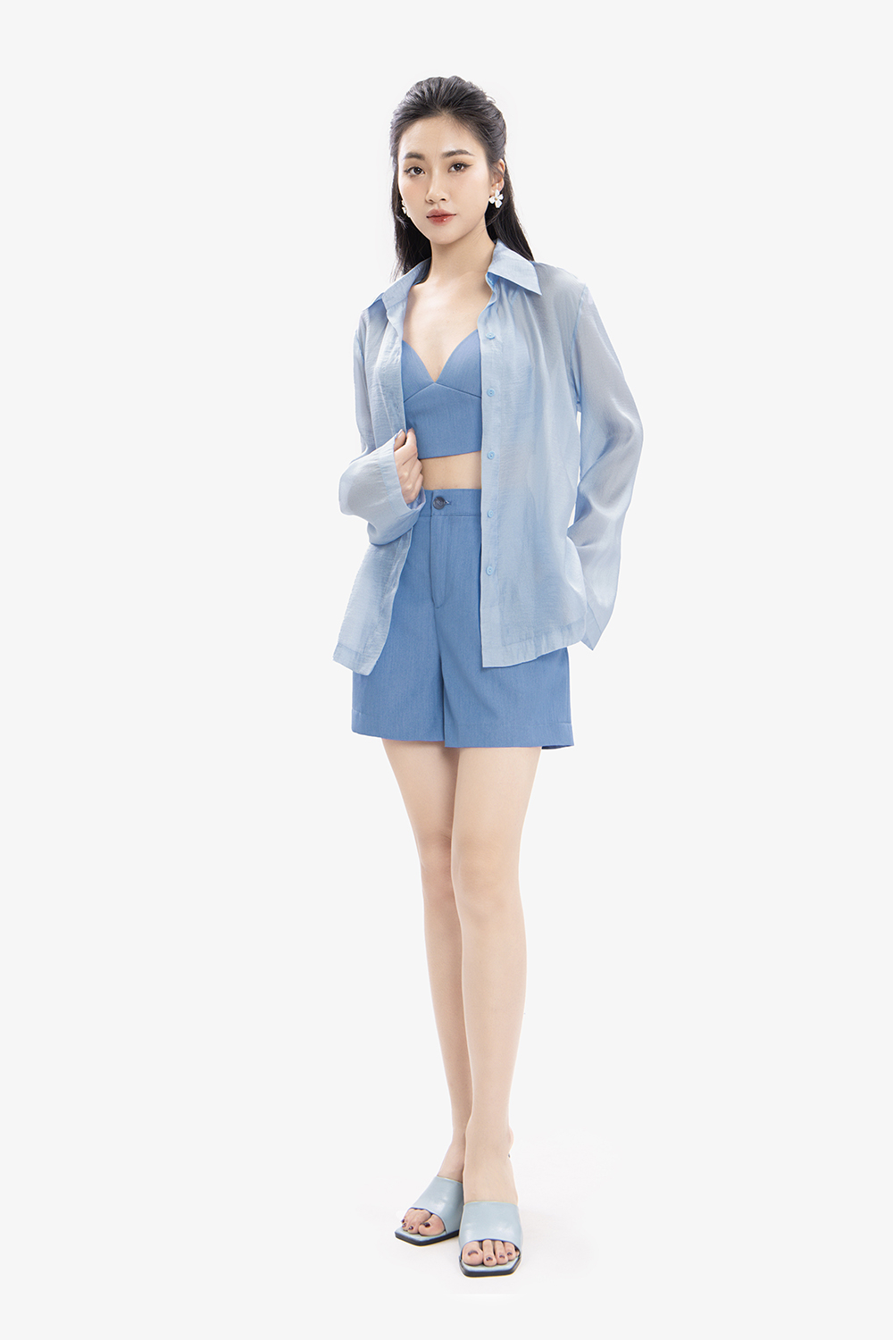 Áo sơ mi nữ màu xanh tay dài