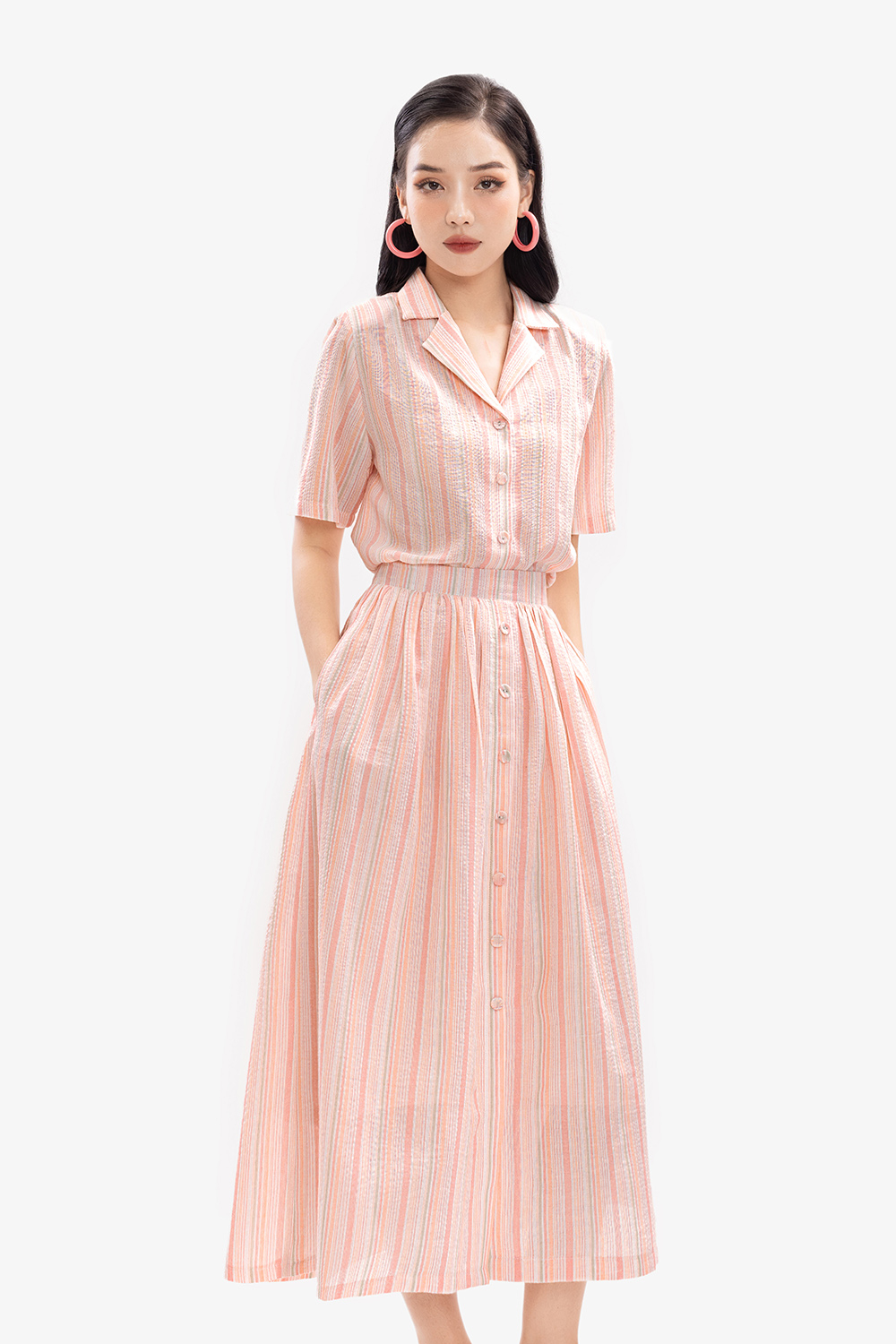 Áo sơ mi cổ đan tông họa tiết sọc