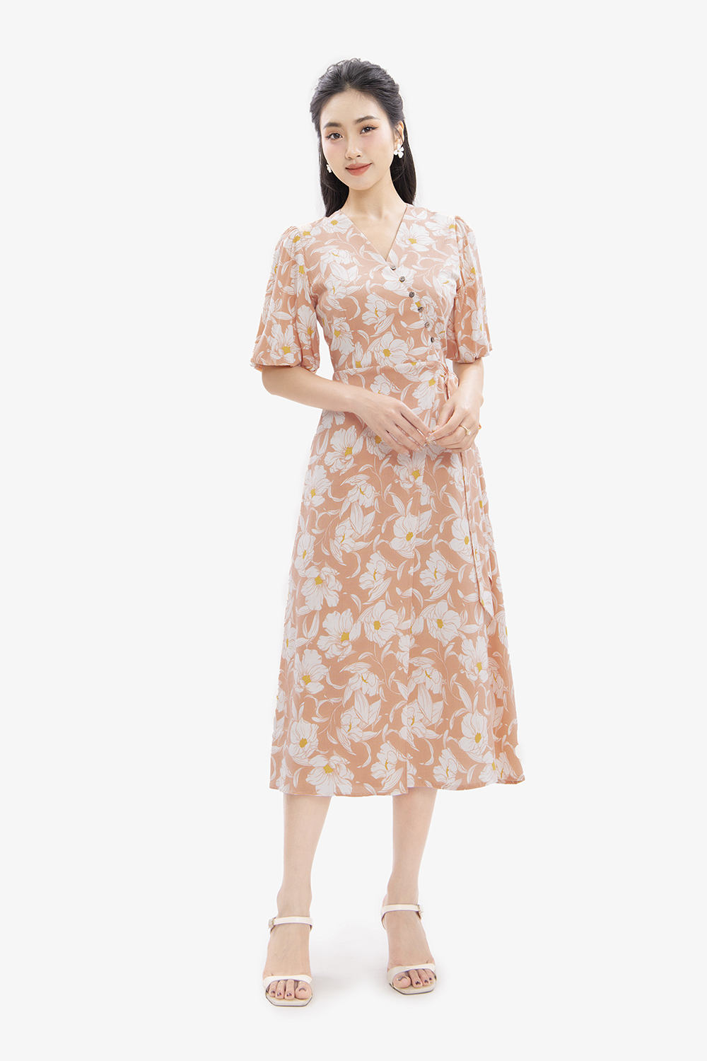 Đầm chữ A màu cam họa tiết hoa cổ V