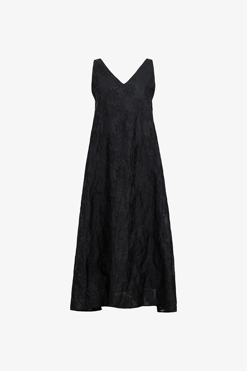 Đầm suông đen thêu hoa sát nách