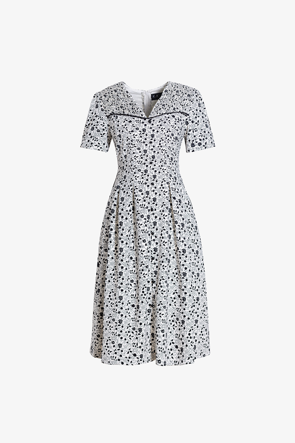 Đầm xòe hoa xếp ly nhún vai phối nút