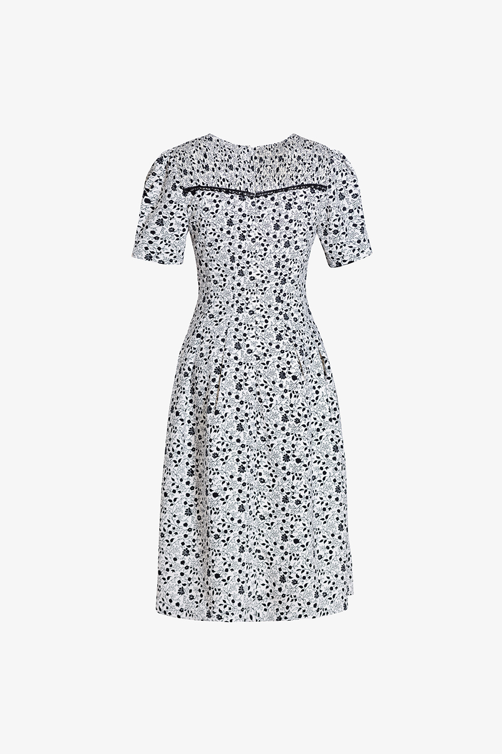 Đầm xòe hoa xếp ly nhún vai phối nút