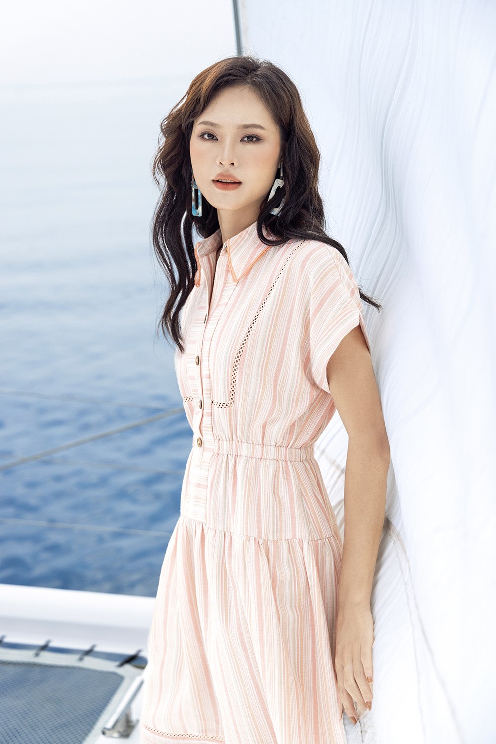 Đầm sơ mi xòe họa tiết sọc phối nút