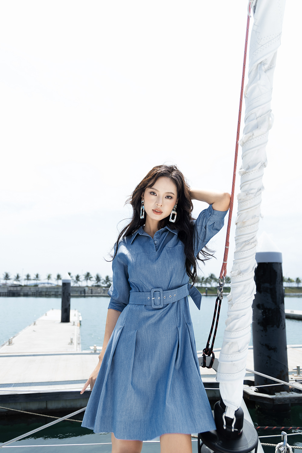 Đầm sơ mi công sở dáng xòe kèm thắt lưng