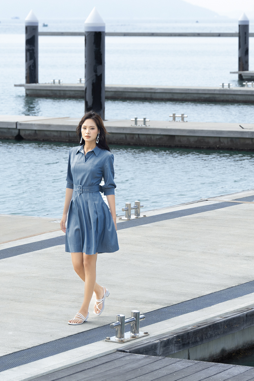 Đầm sơ mi công sở dáng xòe kèm thắt lưng