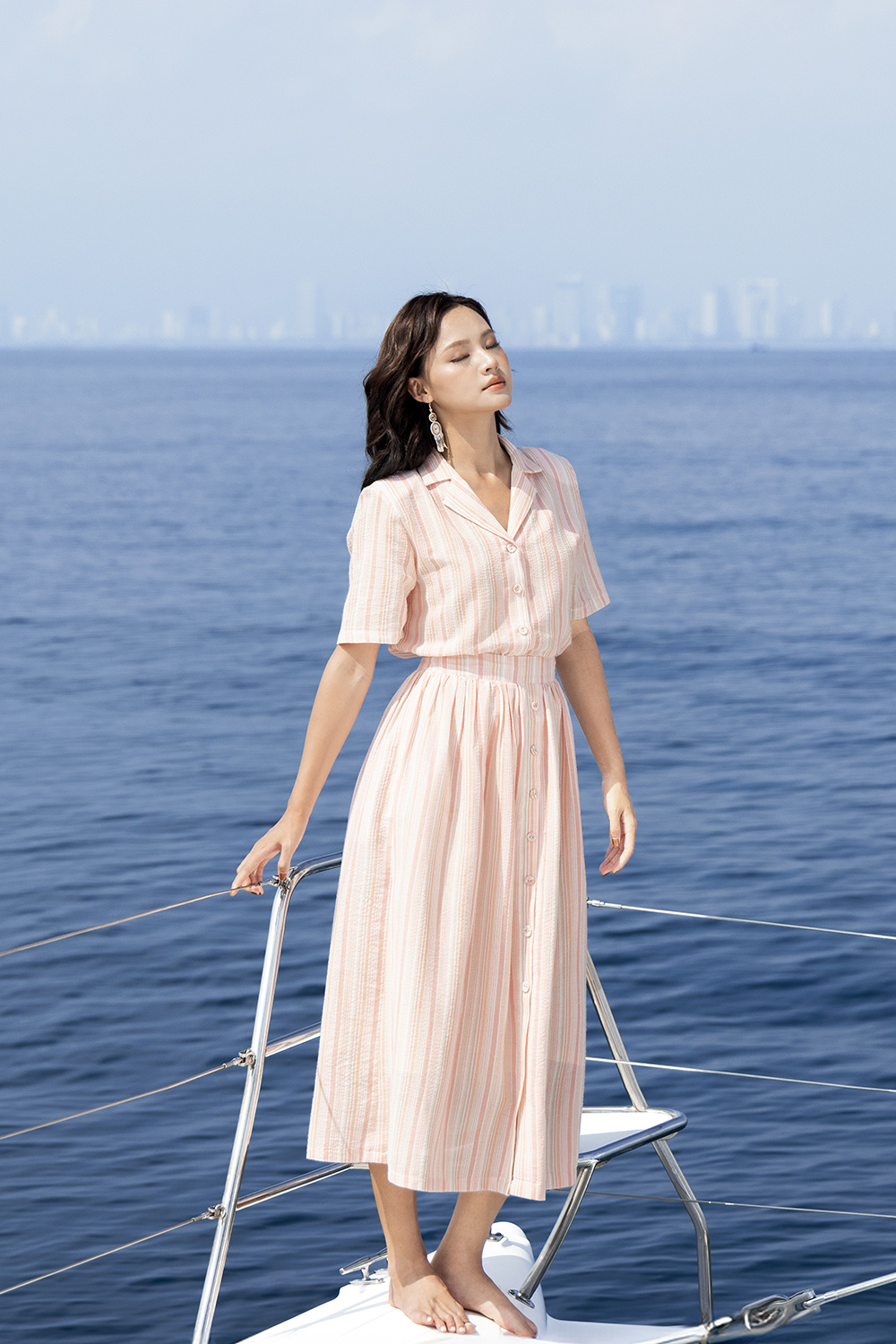 Áo sơ mi cổ đan tông họa tiết sọc