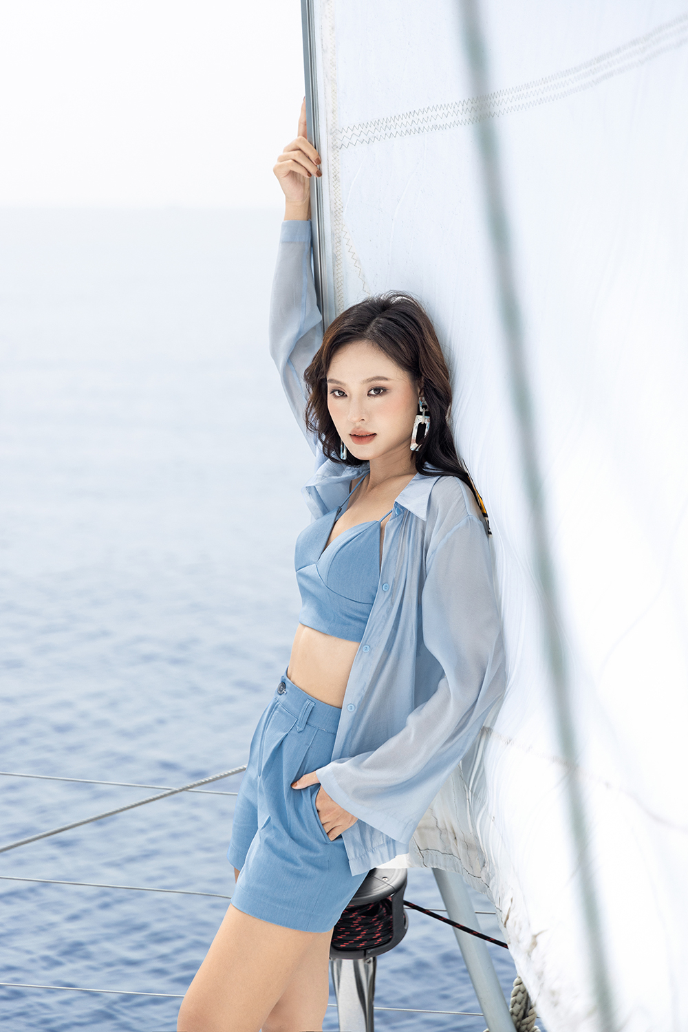 Áo sơ mi nữ màu xanh tay dài