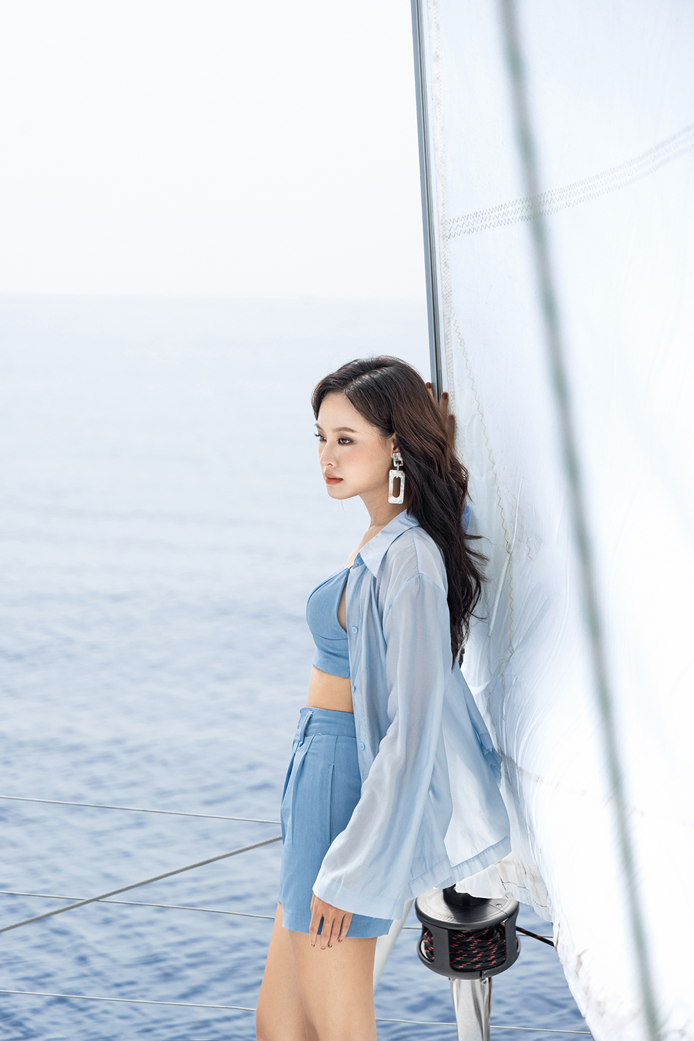 Áo sơ mi nữ màu xanh tay dài