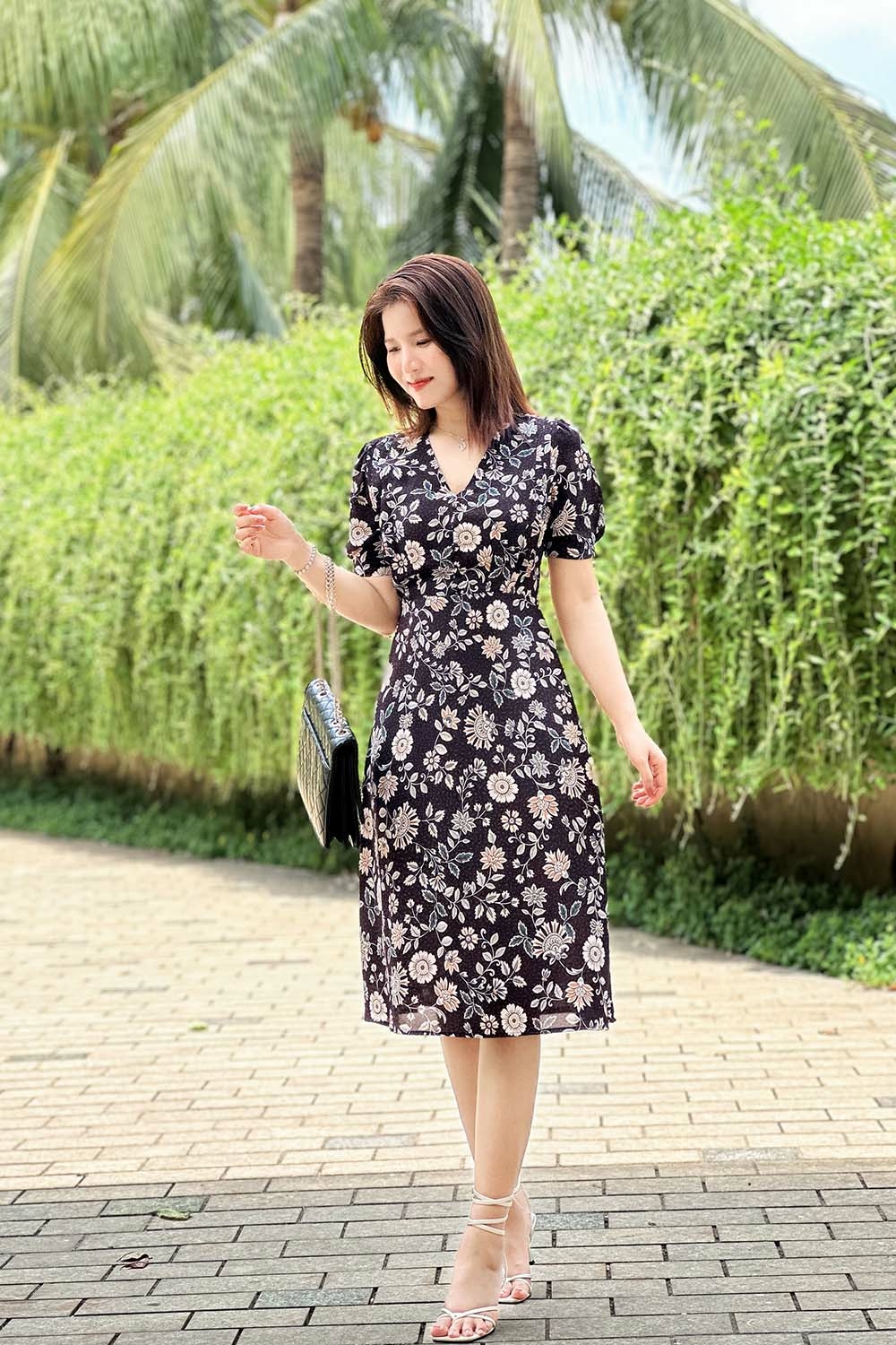 Đầm hoa chữ A công sở cổ chữ V