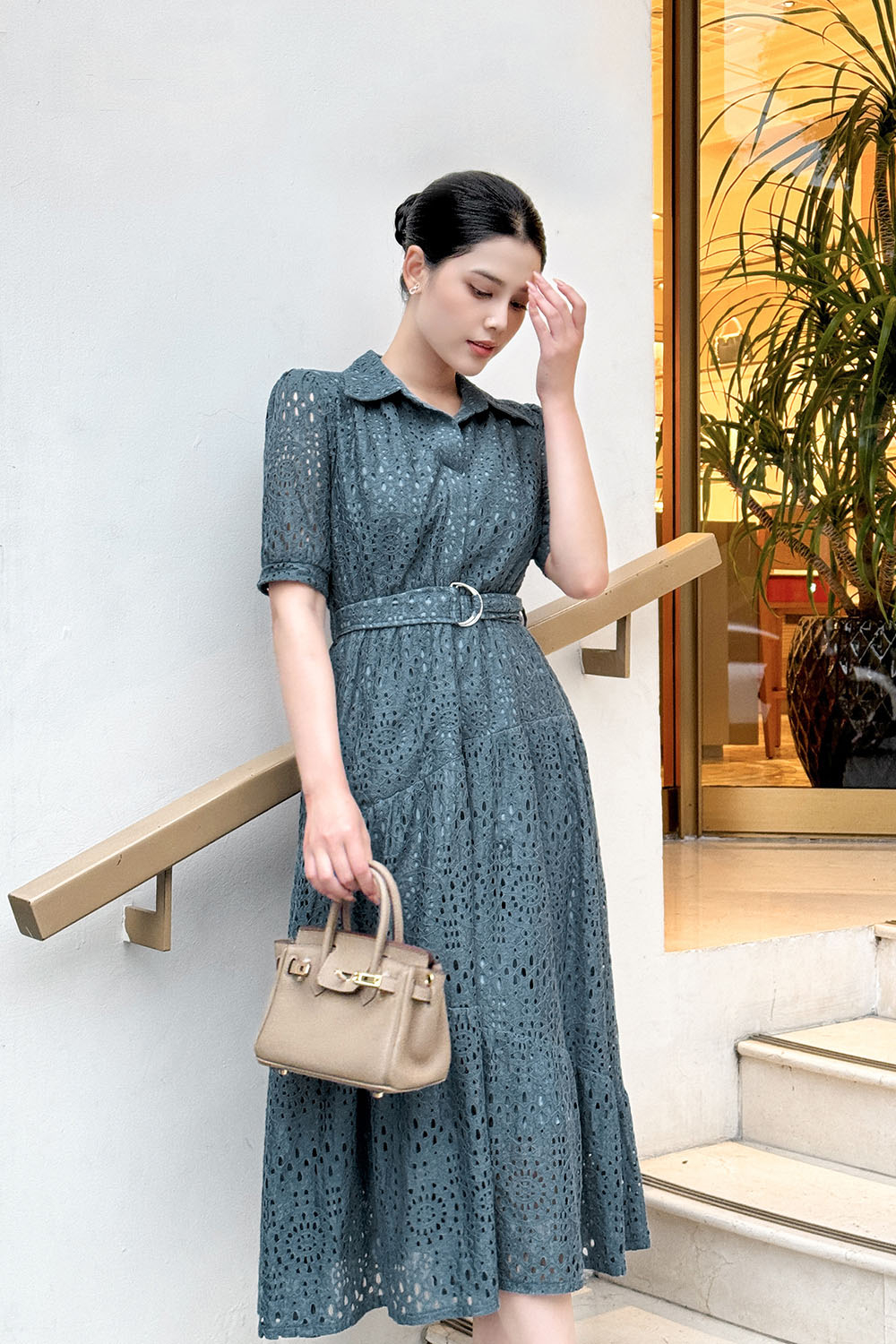 Đầm ren dáng xòe cổ sơ mi kèm thắt eo HL26-39