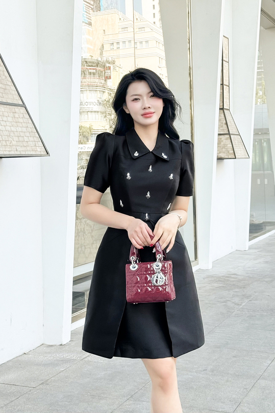 Đầm đen xòe dự tiệc đính đá Kk167-08