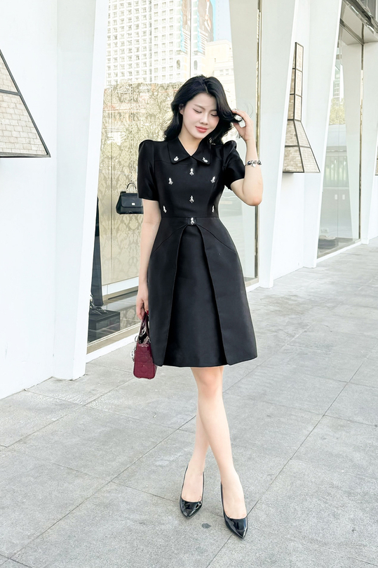 Đầm đen thiết kế chữ A dự tiệc đính đá KK167-08