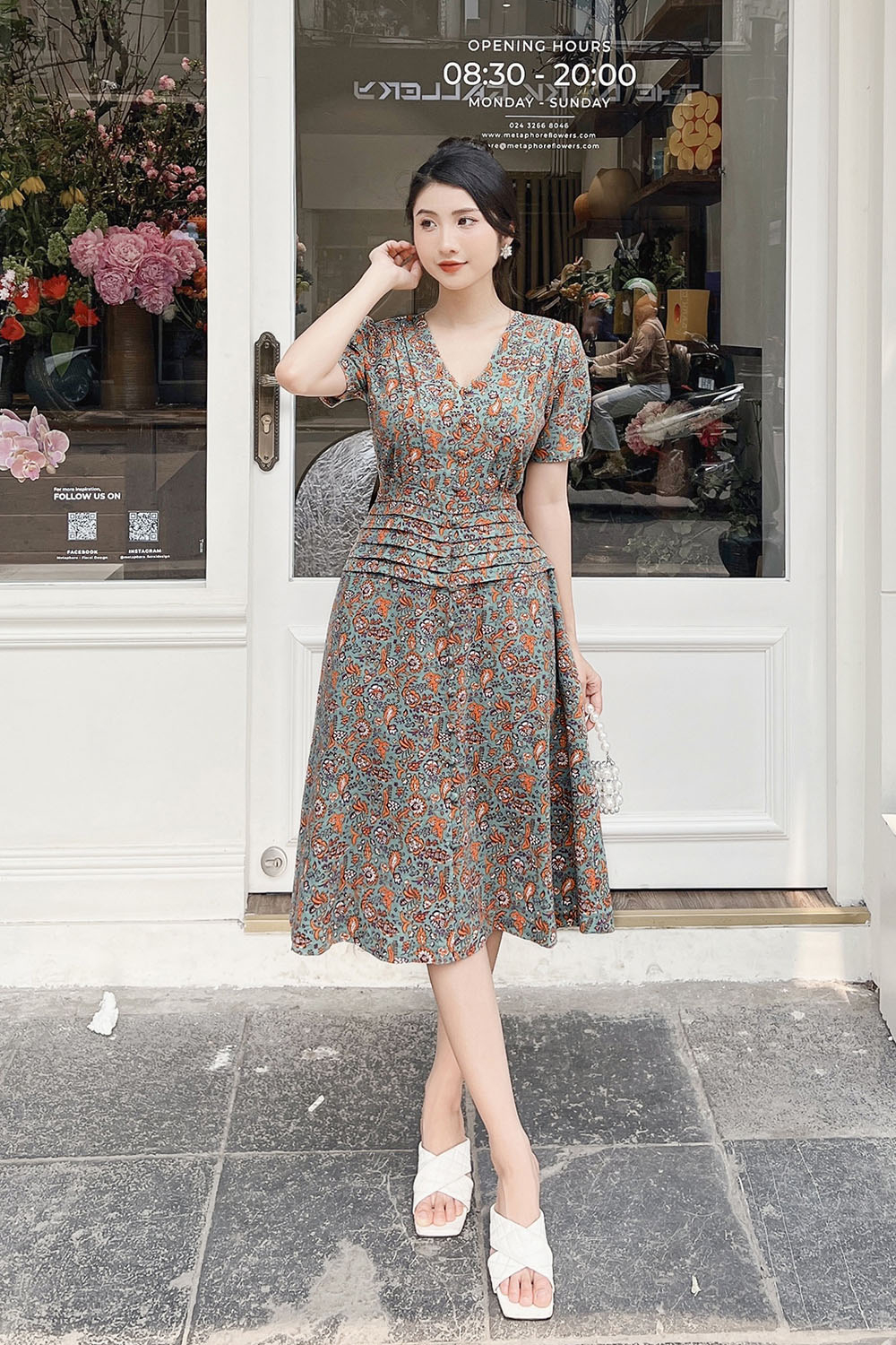 Đầm hoa công sở cổ V dáng xòe