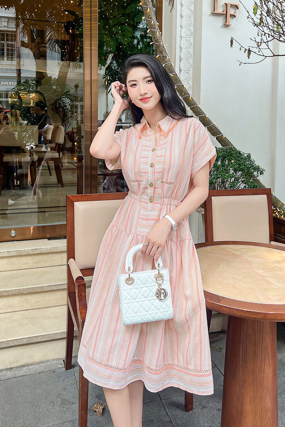 Đầm sơ mi xòe họa tiết sọc phối nút