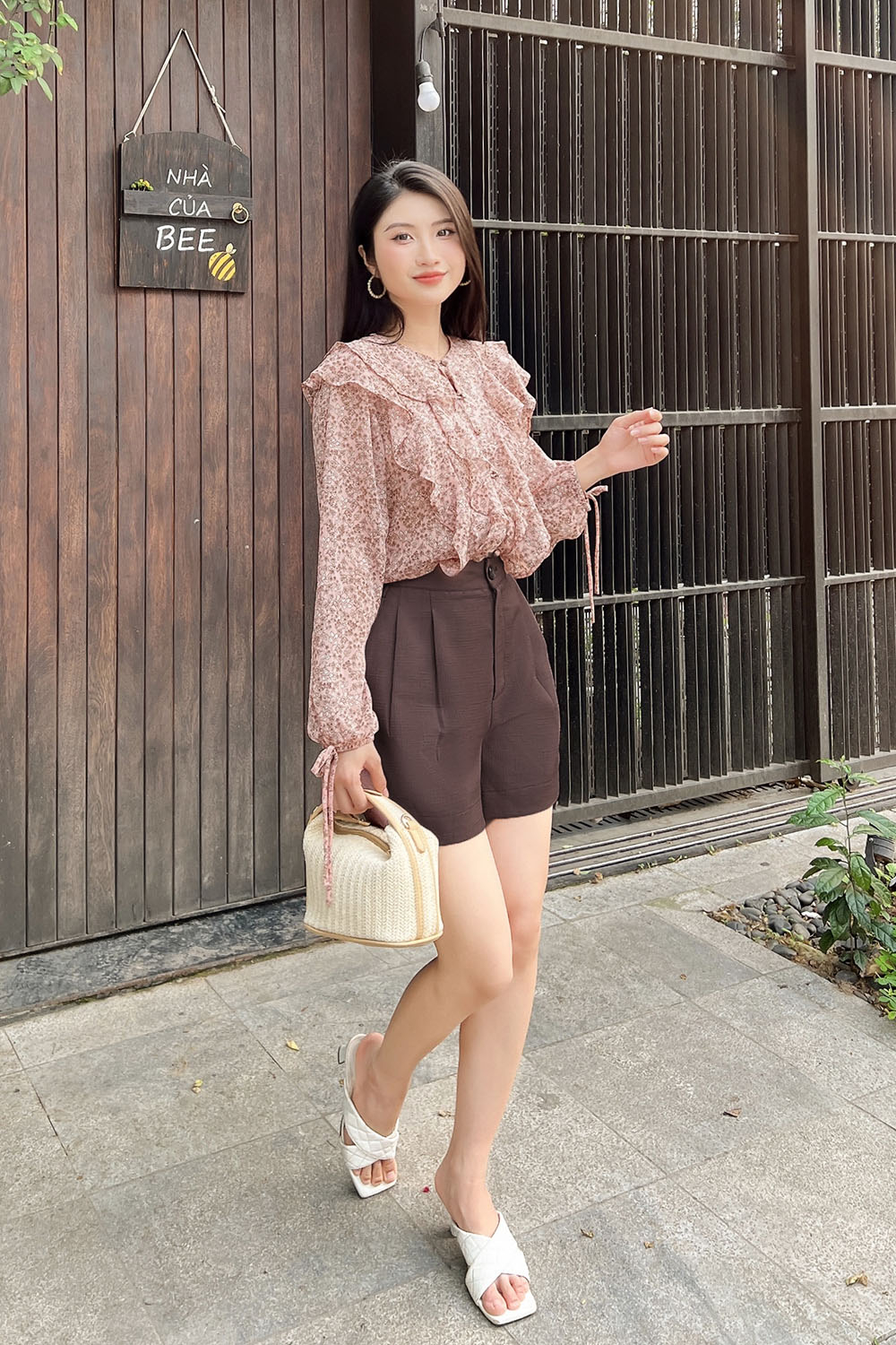 Quần short nữ lưng cao xếp ly phối túi