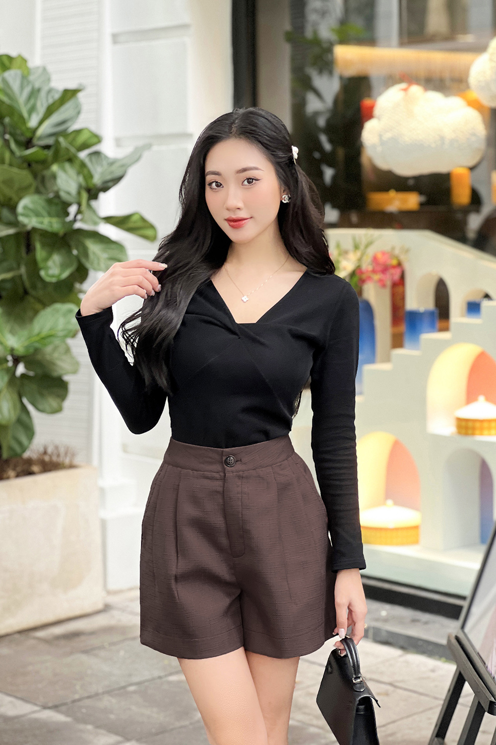 Quần short nữ lưng cao xếp ly phối túi