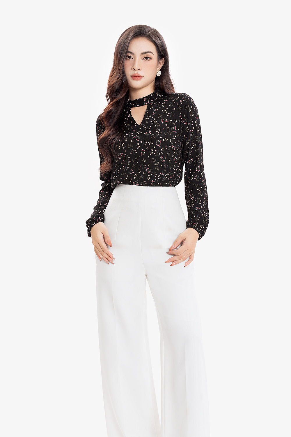 Áo kiểu nữ hoa nhí cổ cut-out