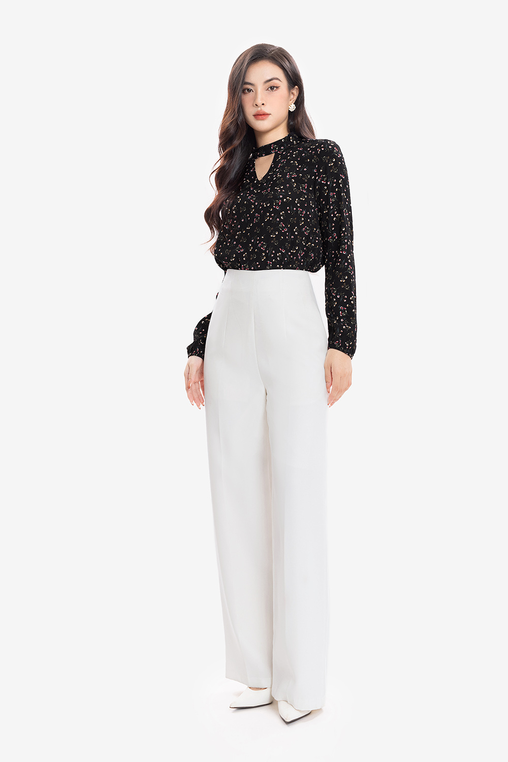 Áo kiểu nữ hoa nhí cổ cut-out