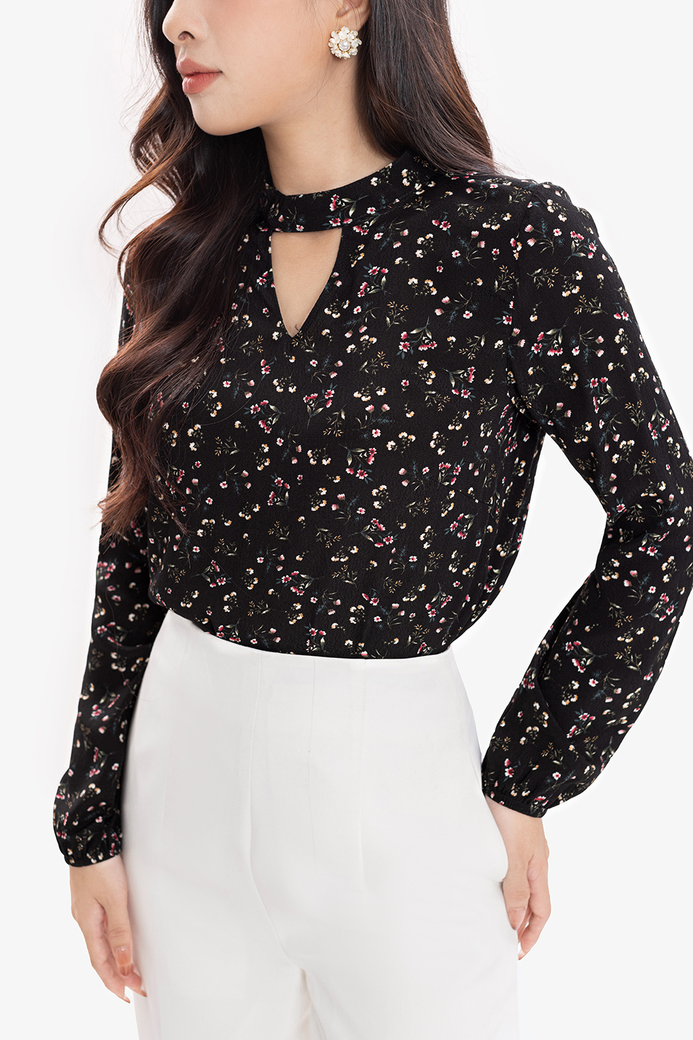 Áo kiểu nữ hoa nhí cổ cut-out