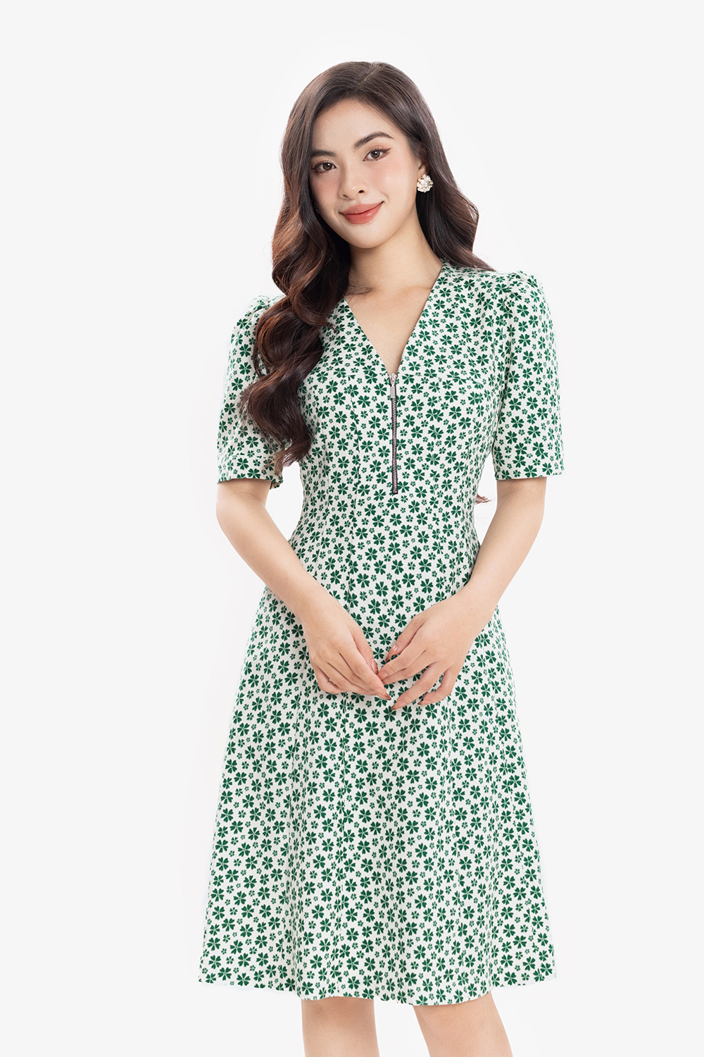 Đầm xòe chữ A họa tiết hoa xanh cổ V