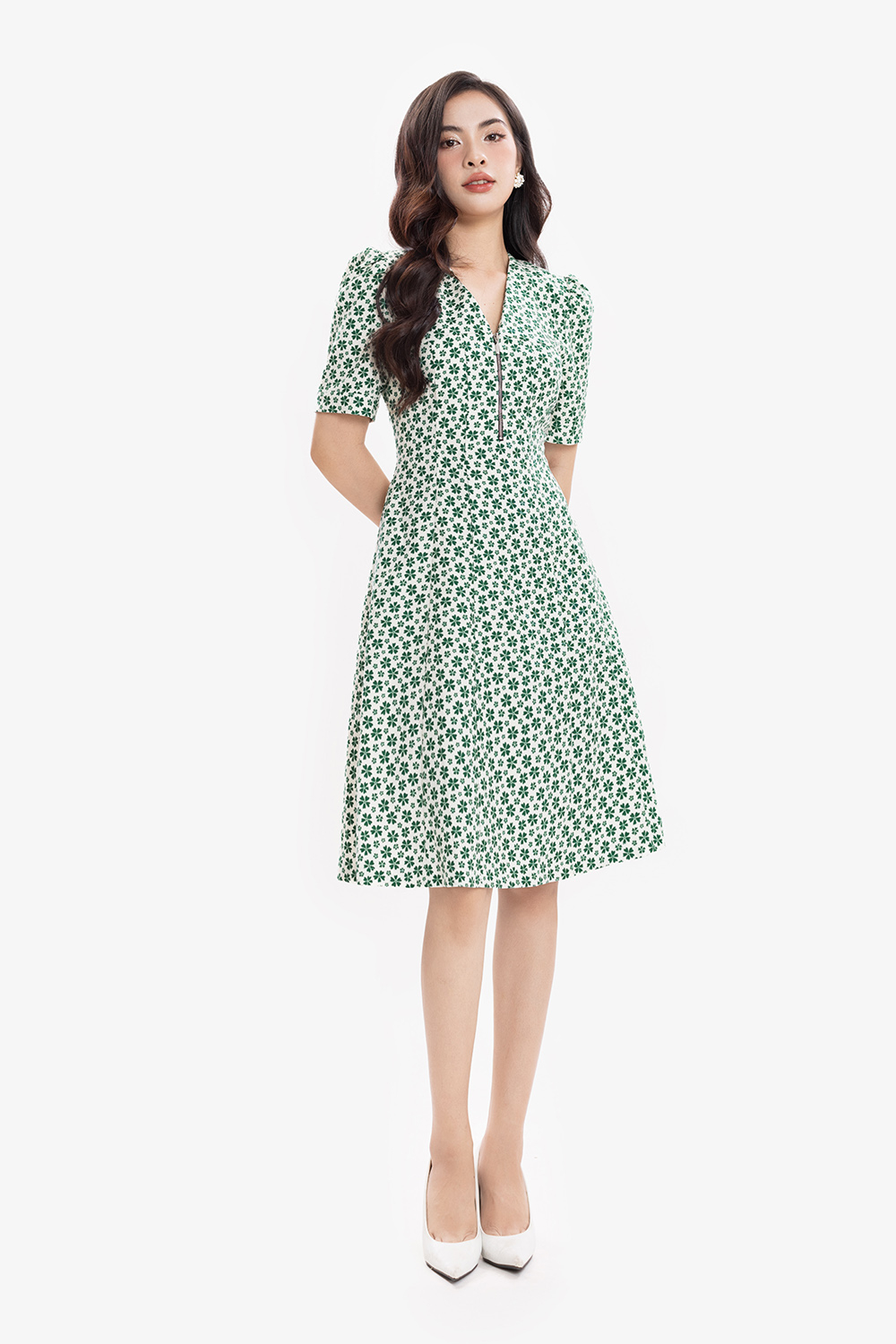 Đầm xòe chữ A họa tiết hoa xanh cổ V